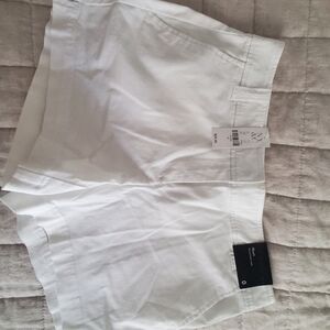 New York and Company white shorts size 0 brand new with tag